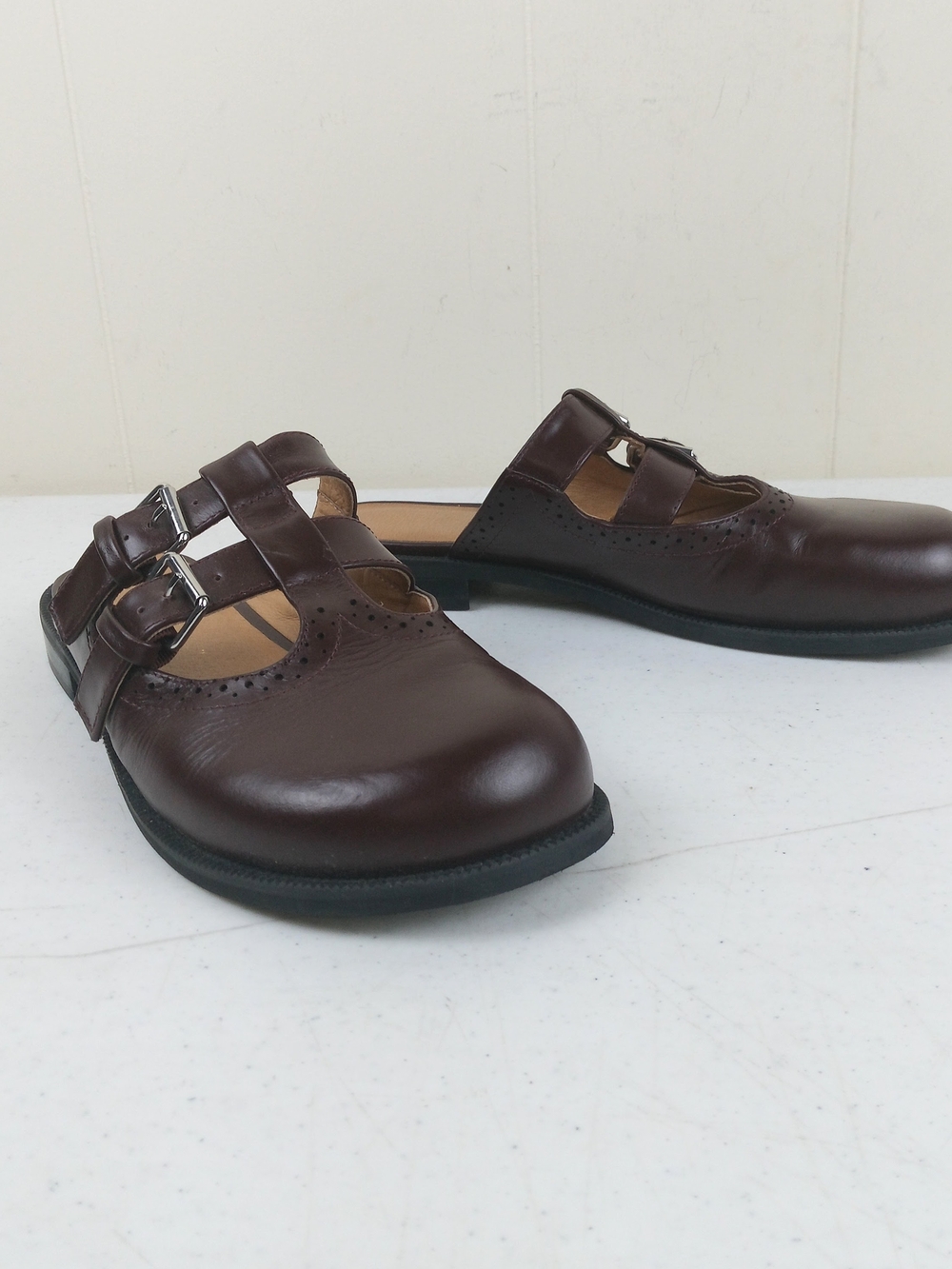 Intentionally Blank Varsity Brogue Mule Women 10 Maroon Leather Dual Buckles - Picture 2 of 10